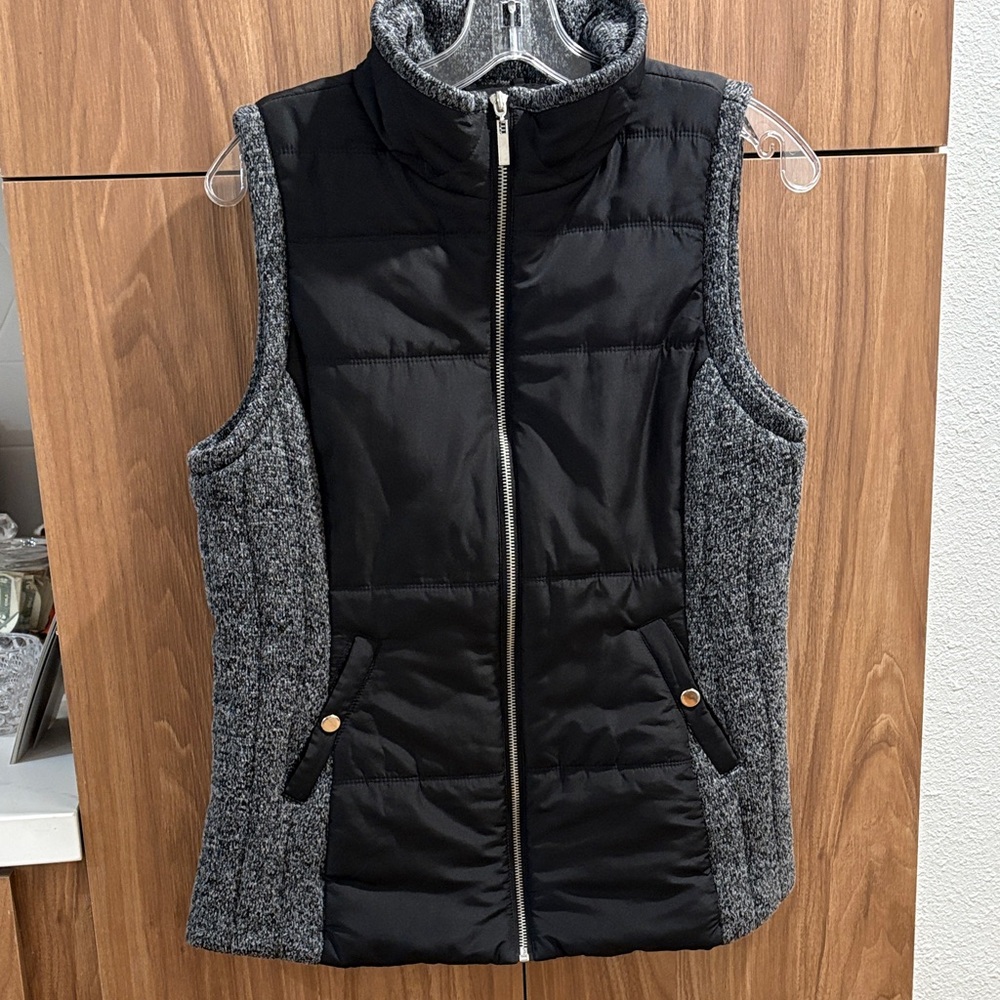 Women's style & Co. sport Black and Gray Puffer Vest size S.